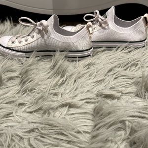 kids converse sneakers